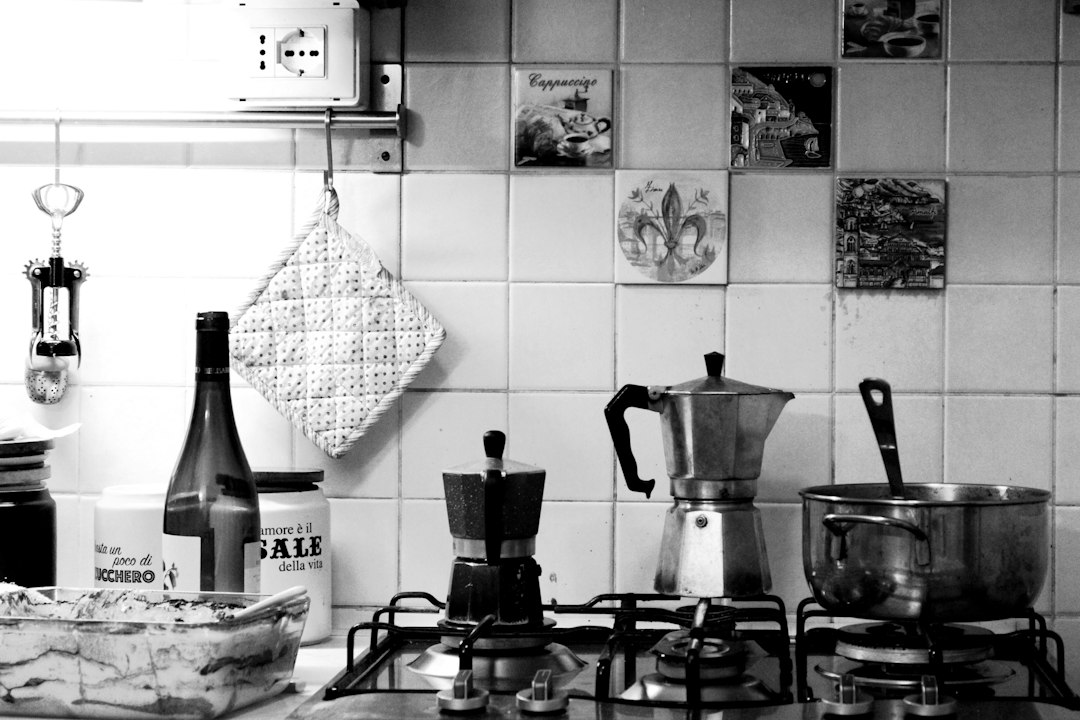 Cover image for: Choose a Hot Chocolate Maker by How You Serve