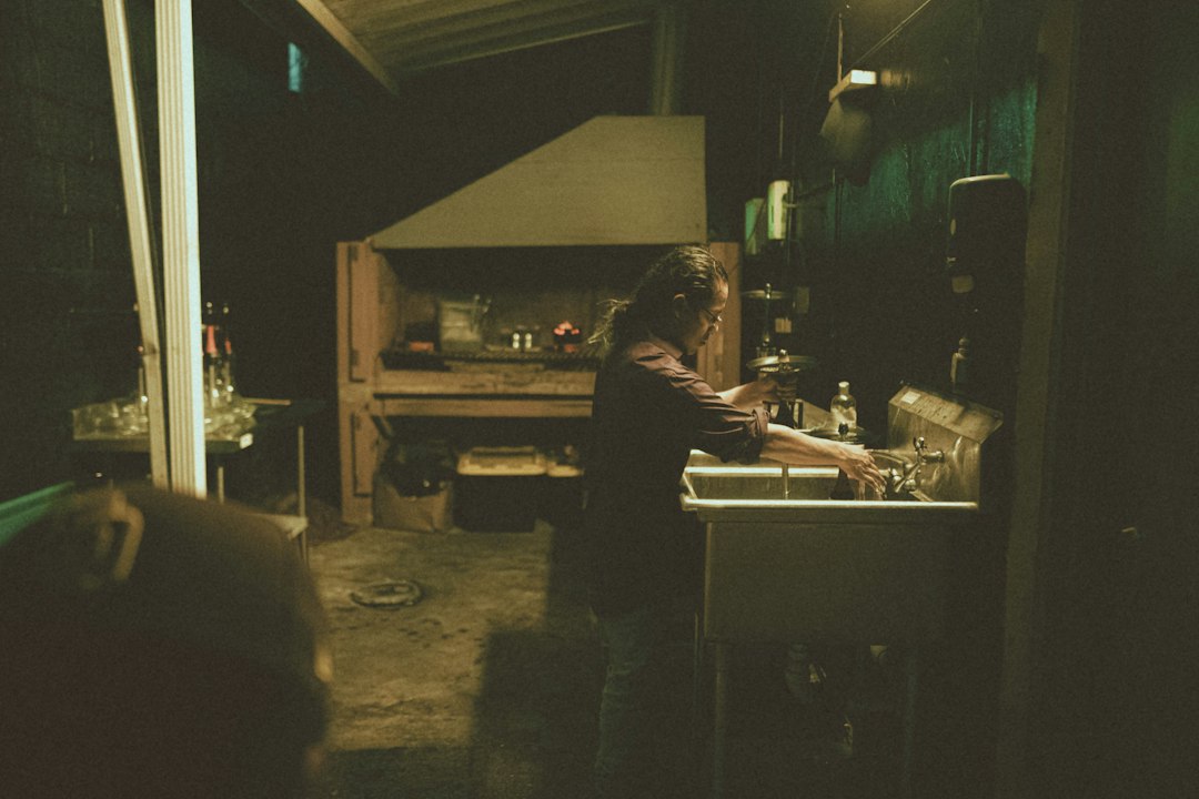 Cover image for: Hot Chocolate for a Mixed-Milk Crowd: Choose a Setup That Fits