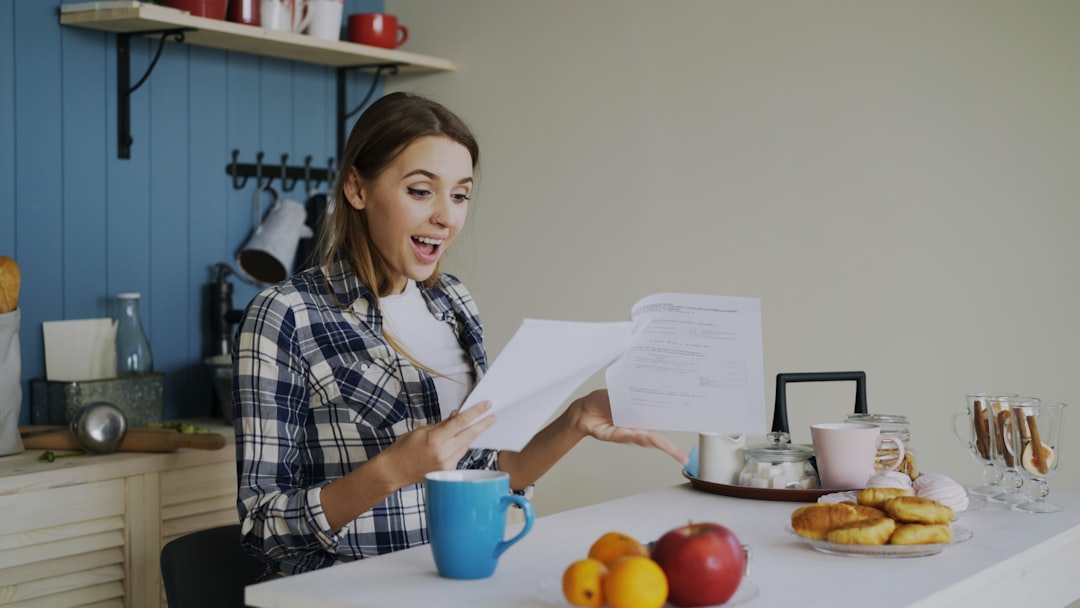 A 7-Week Lease-End Schedule That Keeps Good Tenants in the Building Image